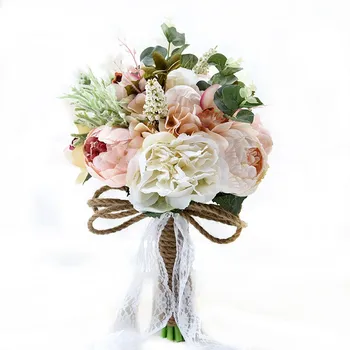 Каскаден букет от изкуствени цветя за сватбената церемония и букети за годишнина от сватбата