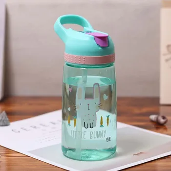Бебешки бутилки за вода с соломинками и бутилки за вода, които не съдържат бисфенол А, преносими от здравословен пластмаса