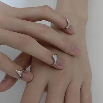 INS Персонализирани хип-хоп творческа пръстен за нокти, модерно лесно и студена пръстен с острие от тъмен метал, жена